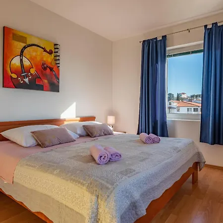 Apartment Lovely In With House Sea View
