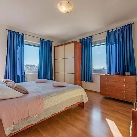Lovely In With House Sea View Apartment